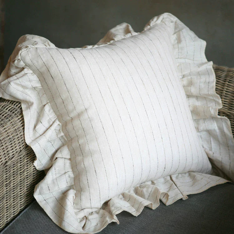L.Wide Ruffle Cushion Cover